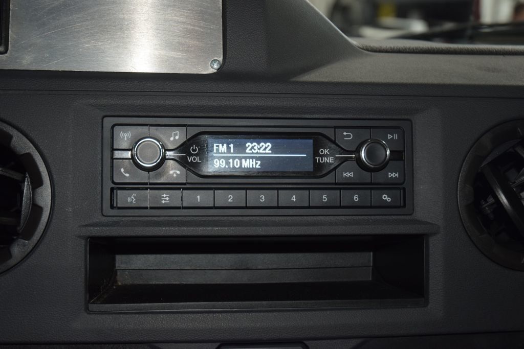 2023 Ford E-Series Cutaway E450 CUTAWAY * 7.3 V8 * DEJANA DURACUBE * 1 OWNER - 23042609 - 17