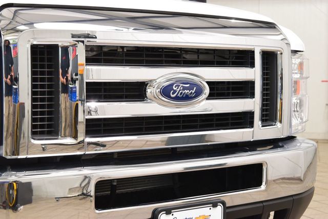 2023 Ford E-Series Cutaway E450 CUTAWAY * 7.3 V8 * DEJANA DURACUBE * 1 OWNER - 23042609 - 4