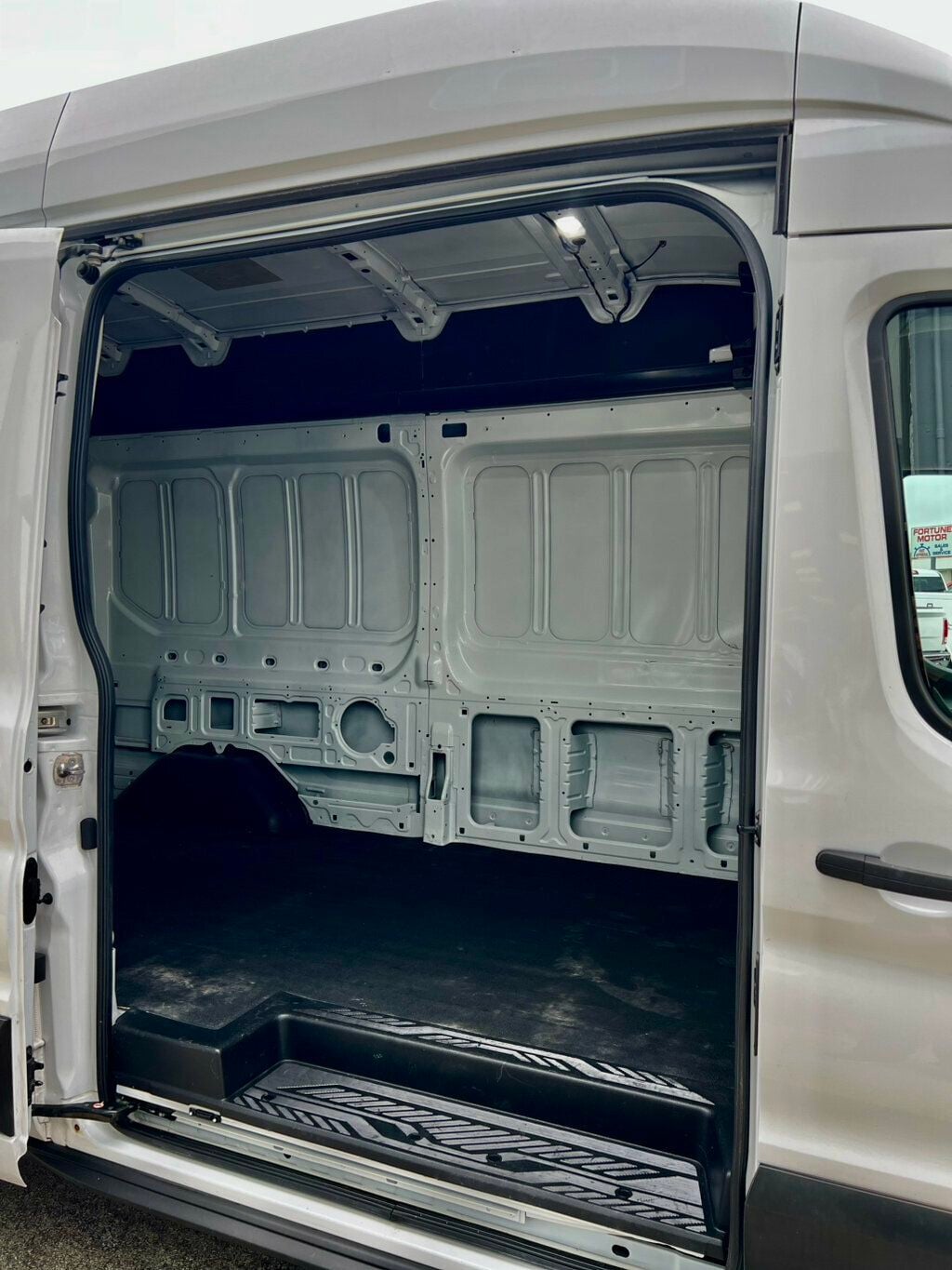 2023 Ford E-Transit Cargo Van T-350 148" Hi Rf 9500 GVWR RWD - 23070199 - 9