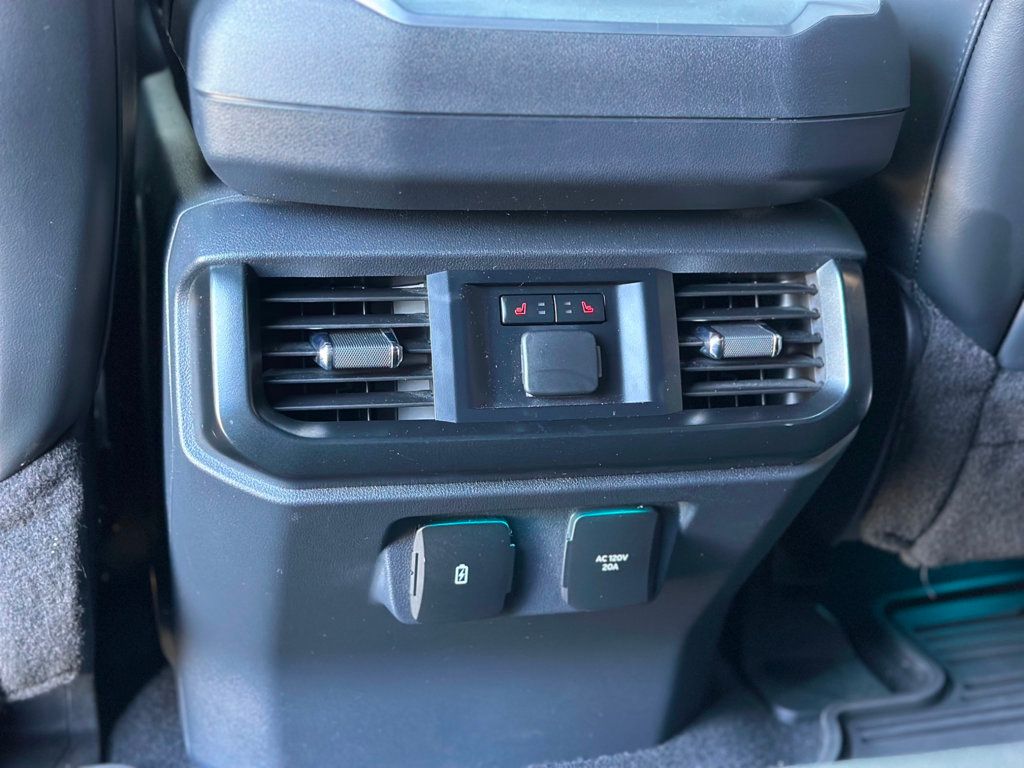 2023 Ford F-150 Raptor photo 23