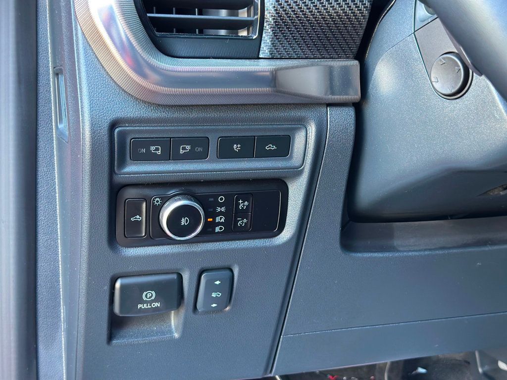2023 Ford F-150 Raptor photo 24