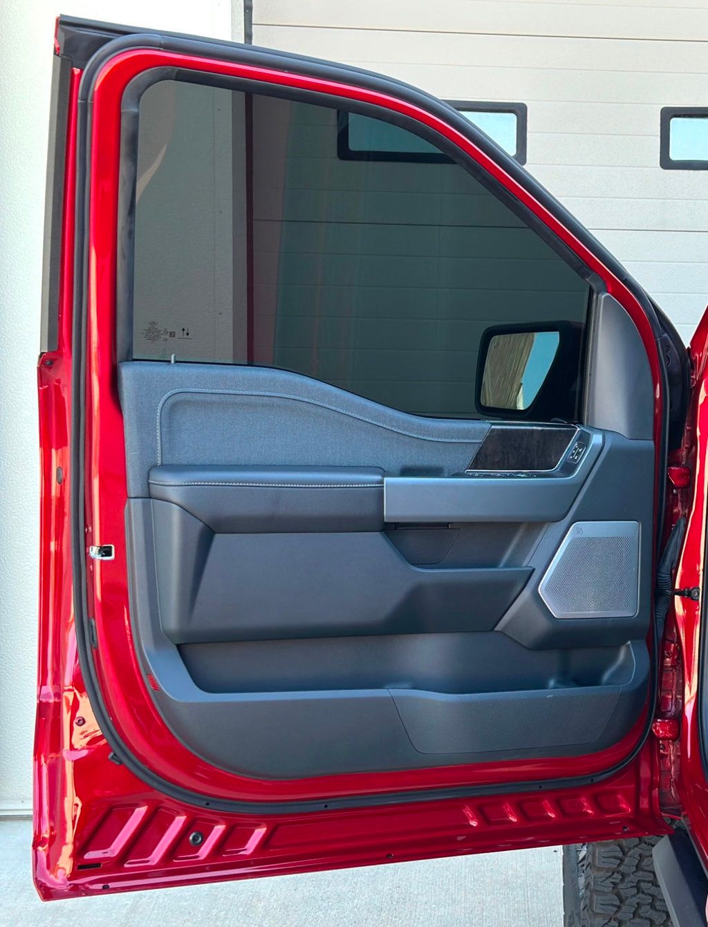 2023 Ford F-150 photo 12