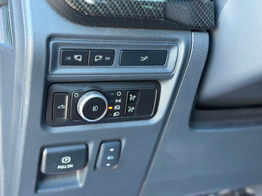2023 Ford F-150 photo 32