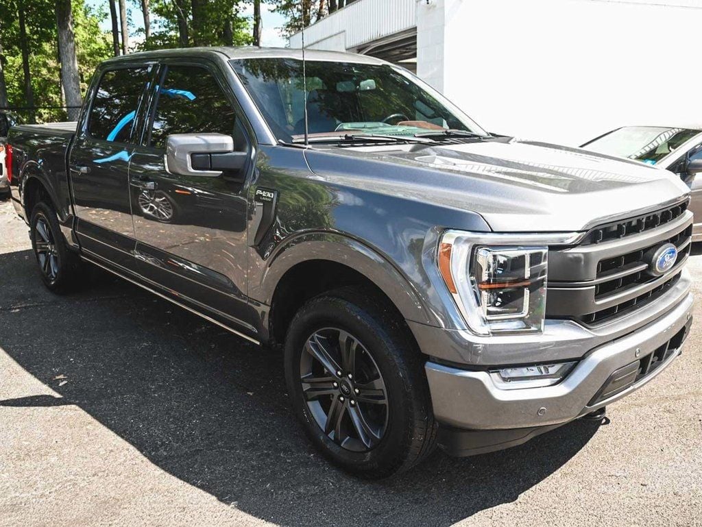 2023 Ford F-150 Lariat photo 2