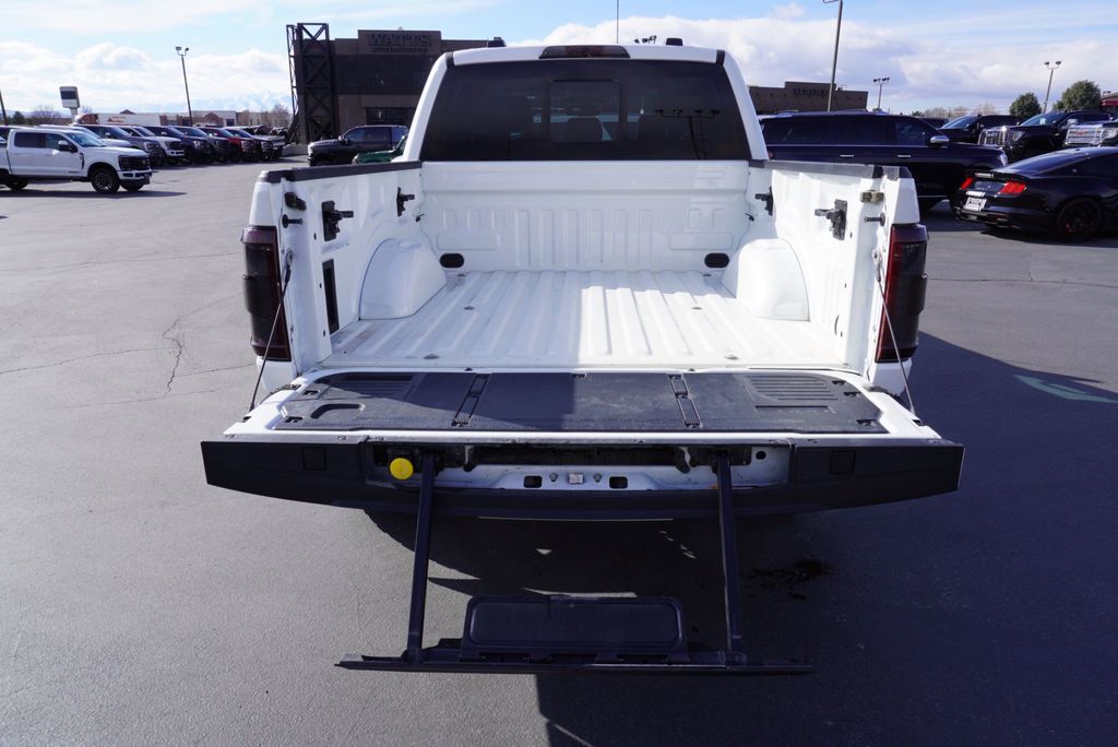 2023 Ford F-150 Lariat photo 9