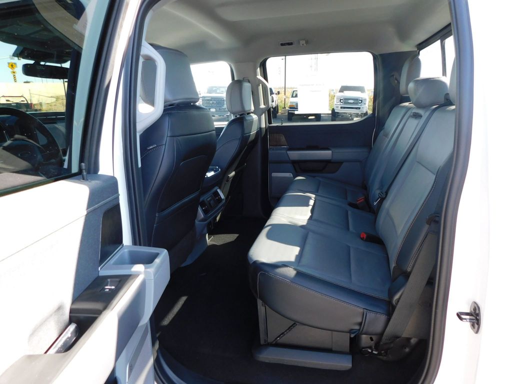2023 Ford F-150 Lariat photo 18