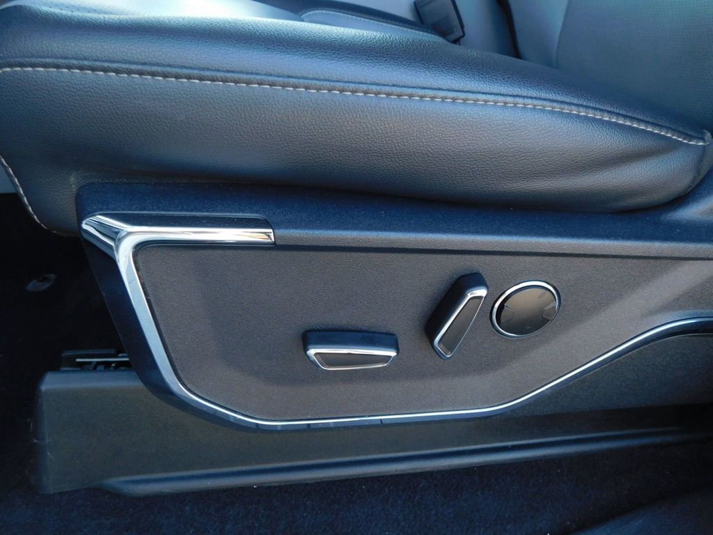 2023 Ford F-150 Lariat photo 23