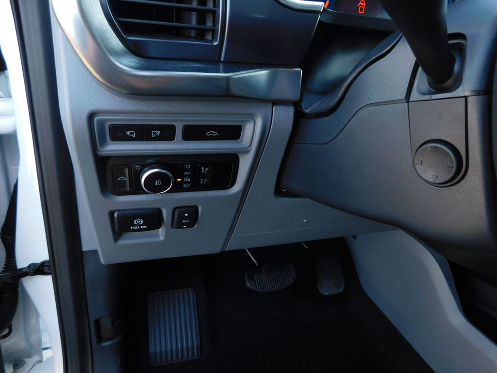 2023 Ford F-150 Lariat photo 25