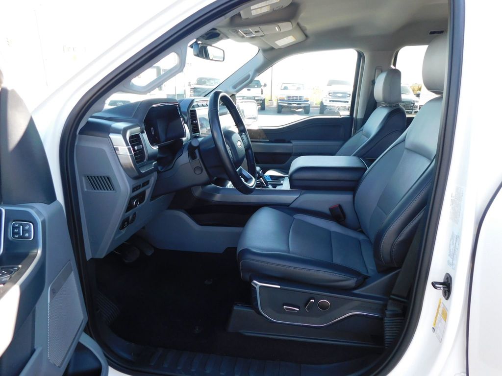 2023 Ford F-150 LARIAT - 22907982 - 21