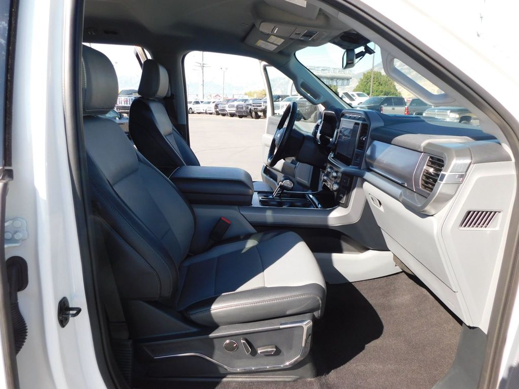 2023 Ford F-150 LARIAT - 22907982 - 24