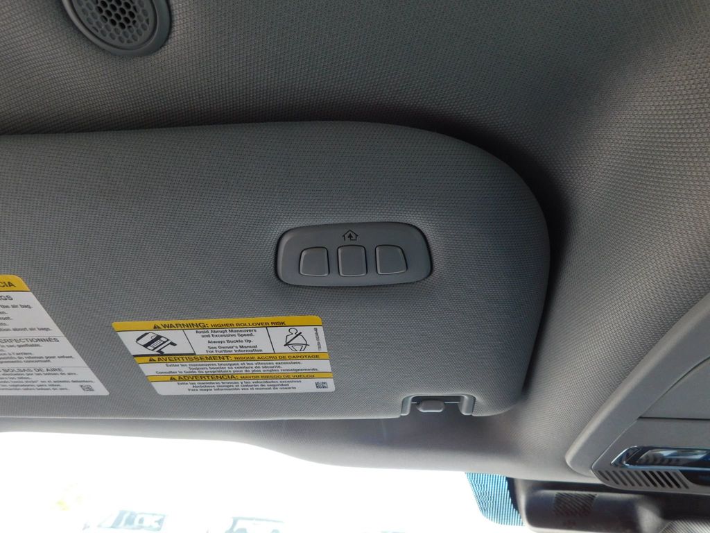 2023 Ford F-150 LARIAT - 22907982 - 50