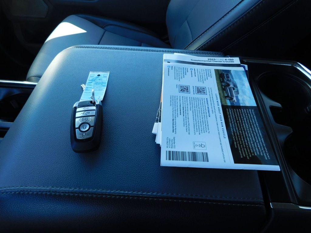 2023 Ford F-150 LARIAT - 22907982 - 52