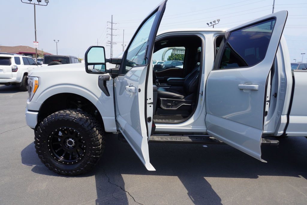 2023 Ford F-150 LARIAT - 23043699 - 22