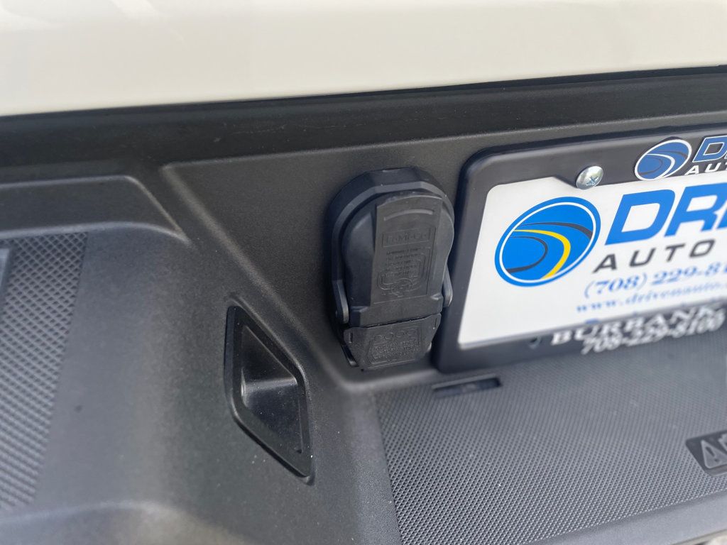2023 Ford F-150 LARIAT 4WD SuperCrew 5.5' Box - 23074337 - 10