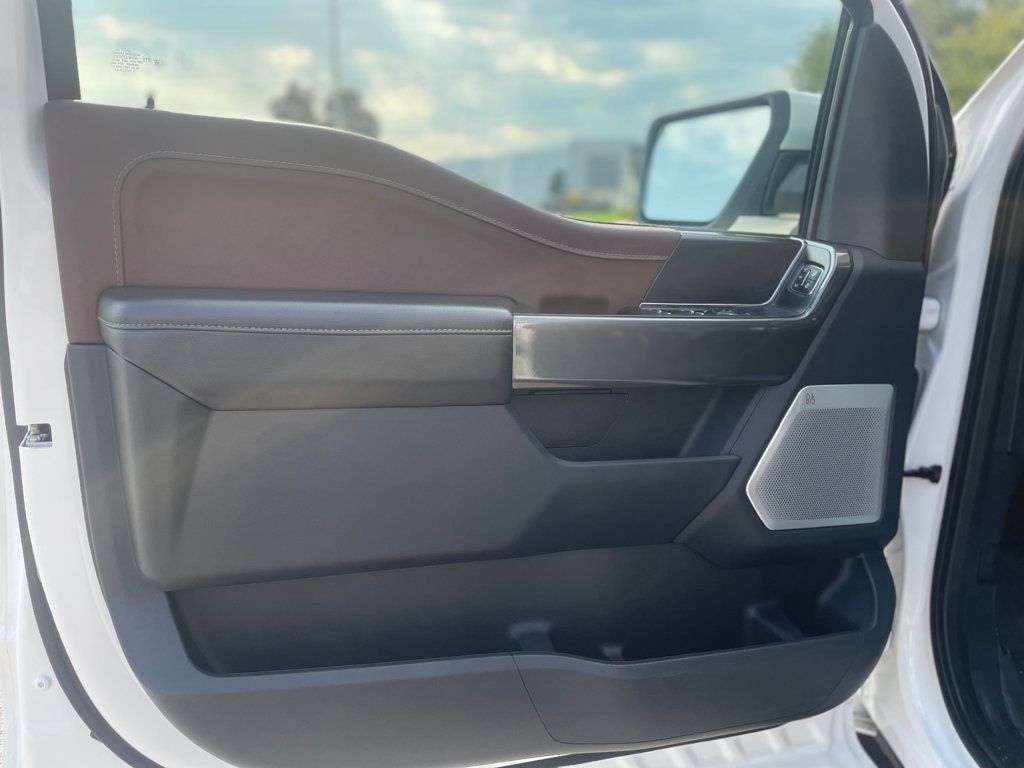 2023 Ford F-150 LARIAT 4WD SuperCrew 5.5' Box - 23074337 - 22