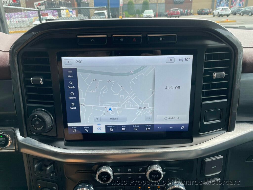 2023 Ford F-150 Lariat photo 16