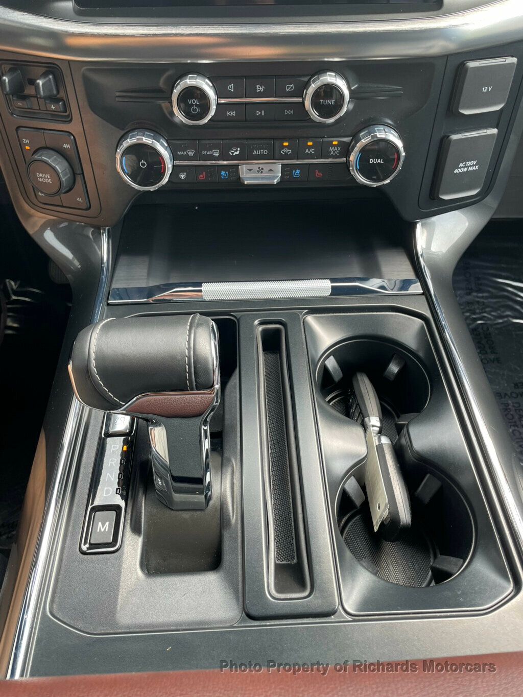 2023 Ford F-150 Lariat photo 18
