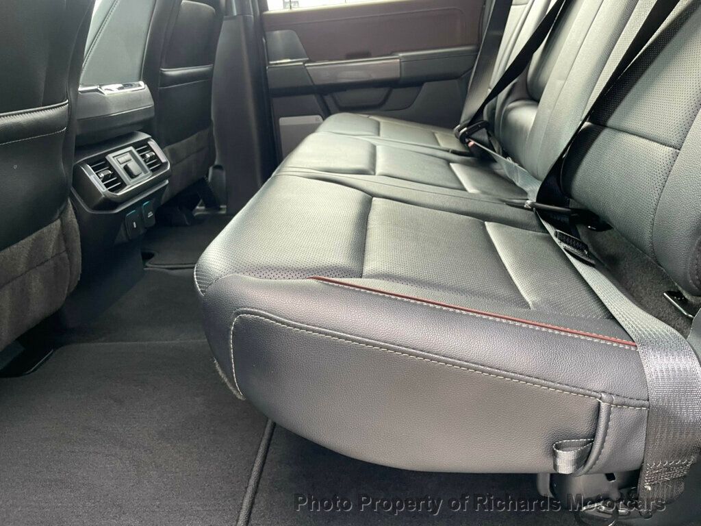 2023 Ford F-150 Lariat photo 19