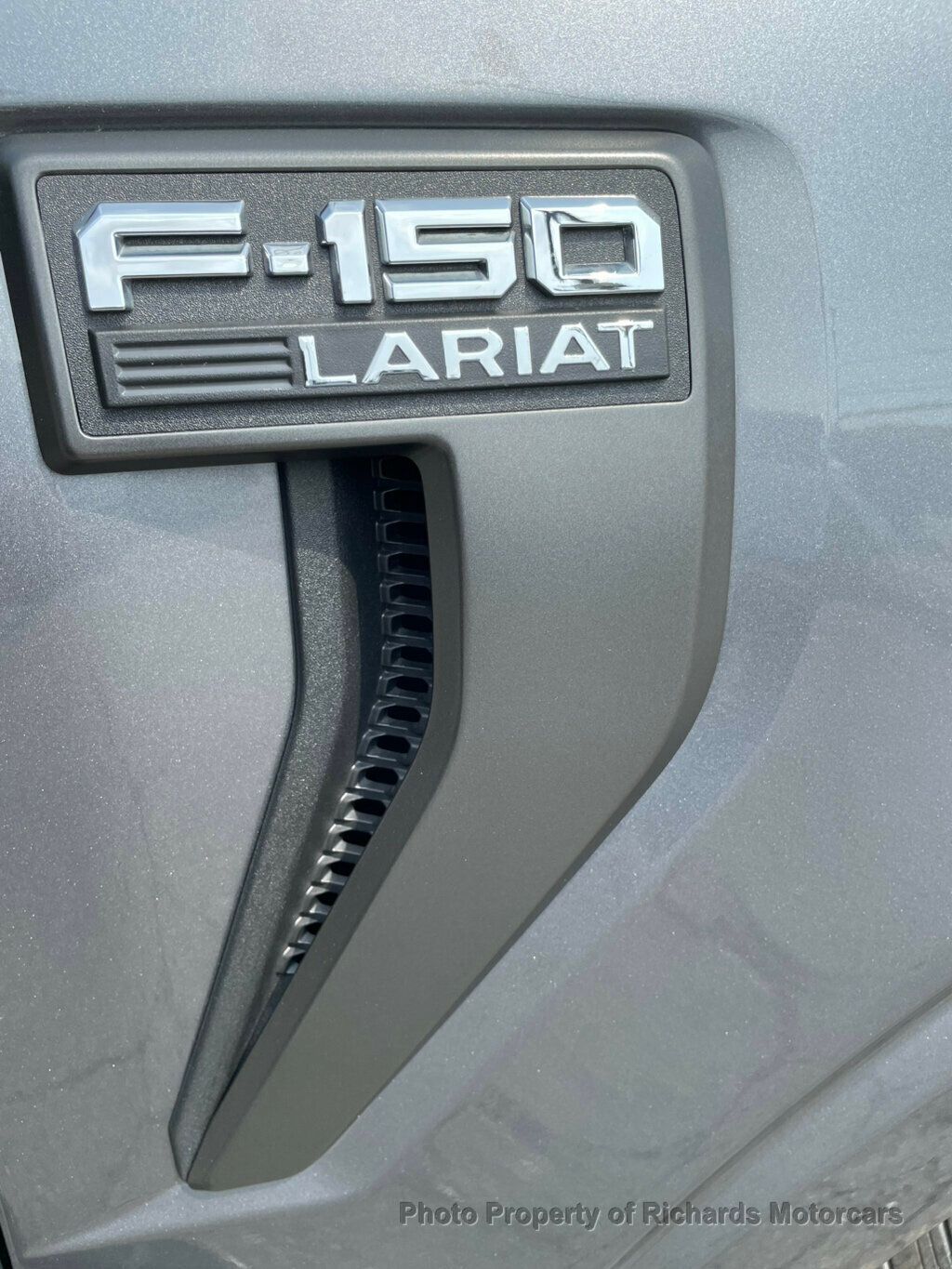 2023 Ford F-150 Lariat photo 9