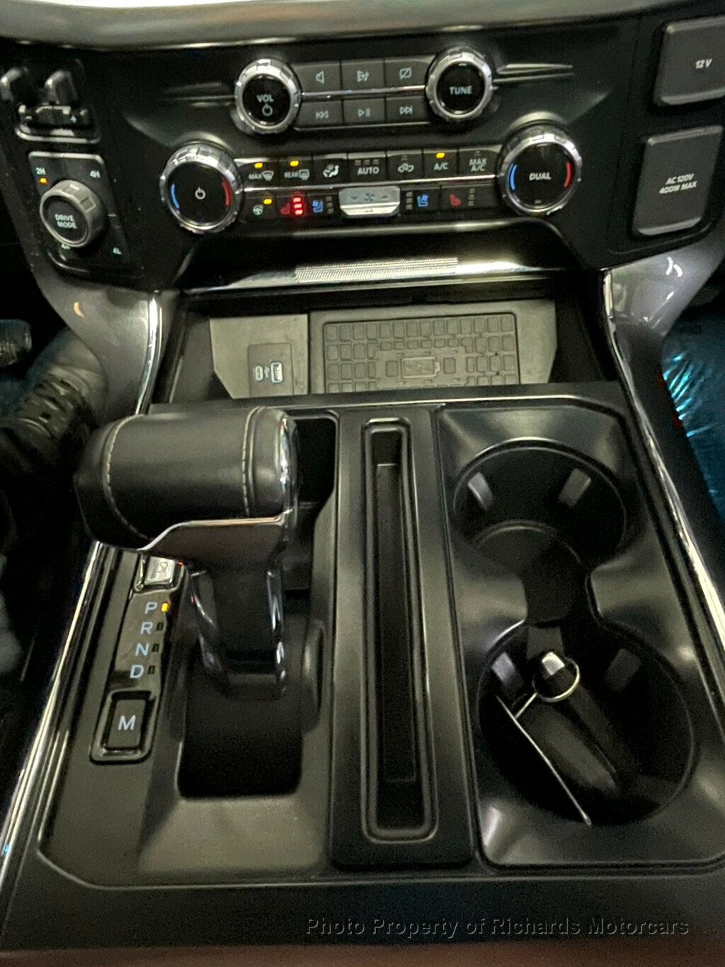 2023 Ford F-150 LARIAT 4WD SuperCrew 5.5' Box - 22965609 - 15