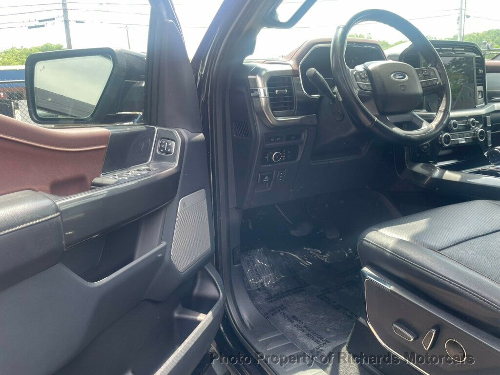 2023 Ford F-150 LARIAT 4WD SuperCrew 5.5' Box - 23038258 - 9
