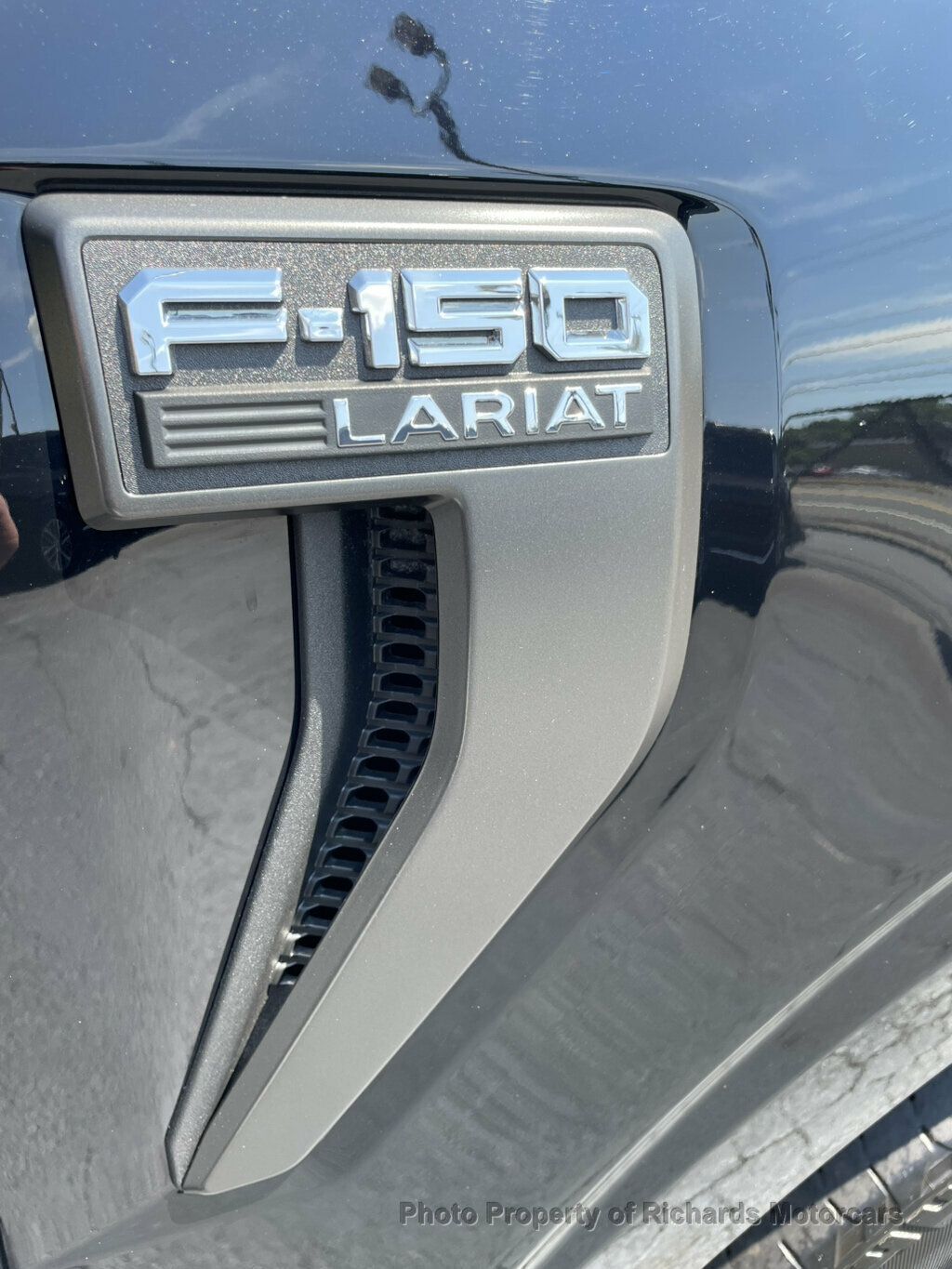 2023 Ford F-150 LARIAT 4WD SuperCrew 5.5' Box - 23062625 - 8