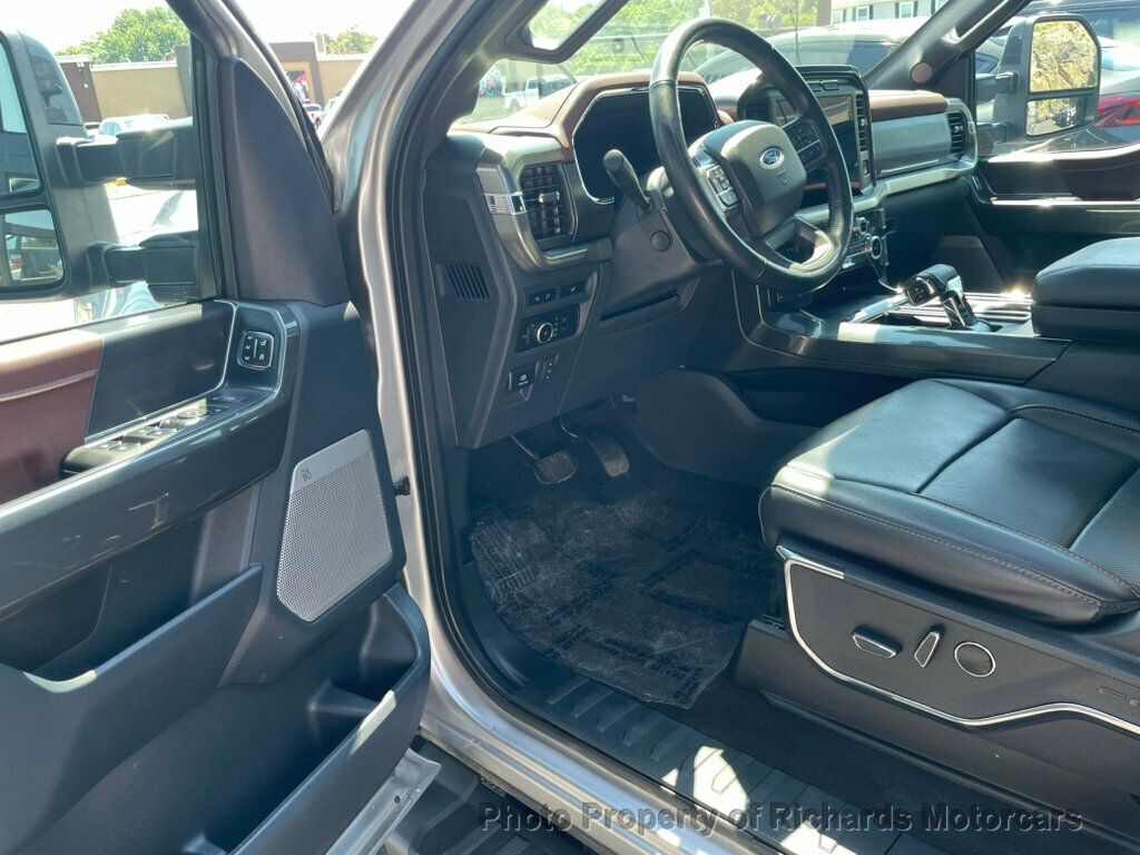 2023 Ford F-150 LARIAT 4WD SuperCrew 5.5' Box - 23063495 - 9