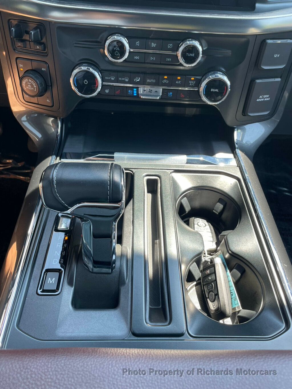 2023 Ford F-150 LARIAT 4WD SuperCrew 5.5' Box - 23063495 - 15