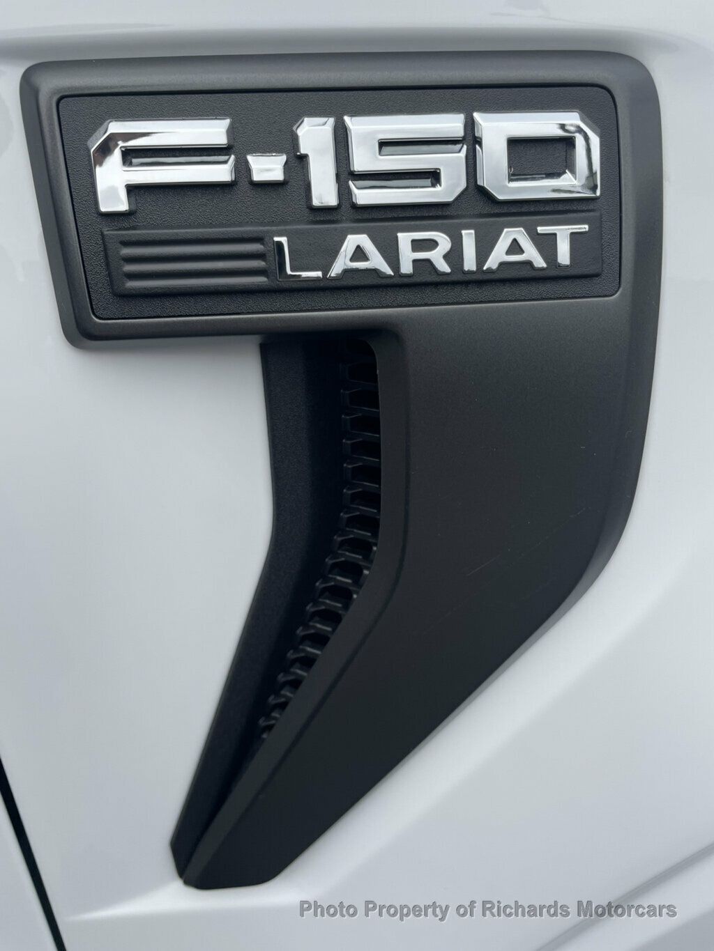 2023 Ford F-150 LARIAT 4WD SuperCrew 5.5' Box - 23069368 - 7