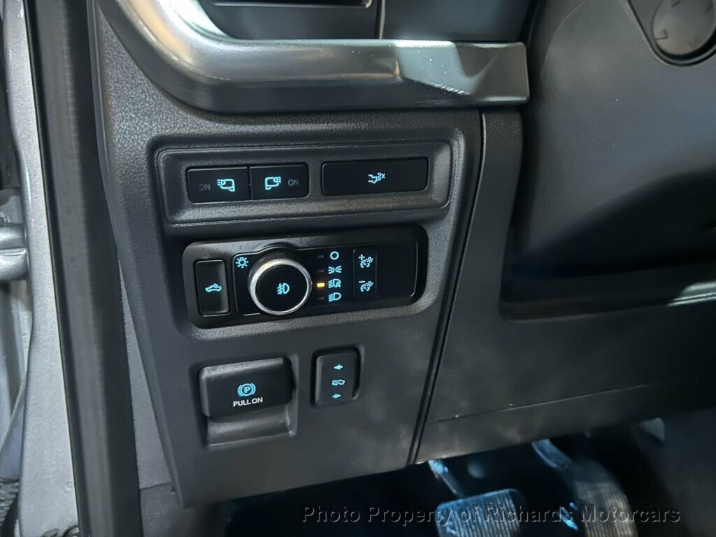2023 Ford F-150 LARIAT 4WD SuperCrew 5.5' Box - 23087157 - 17