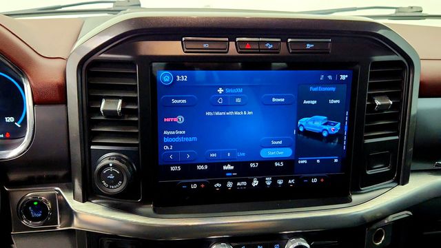 2023 Ford F-150 LARIAT 4WD SuperCrew 5.5' Box w/ FX4 Off-Road Package - 23083585 - 17