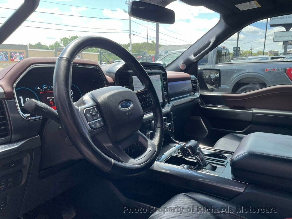 2023 Ford F-150 Lariat photo 12