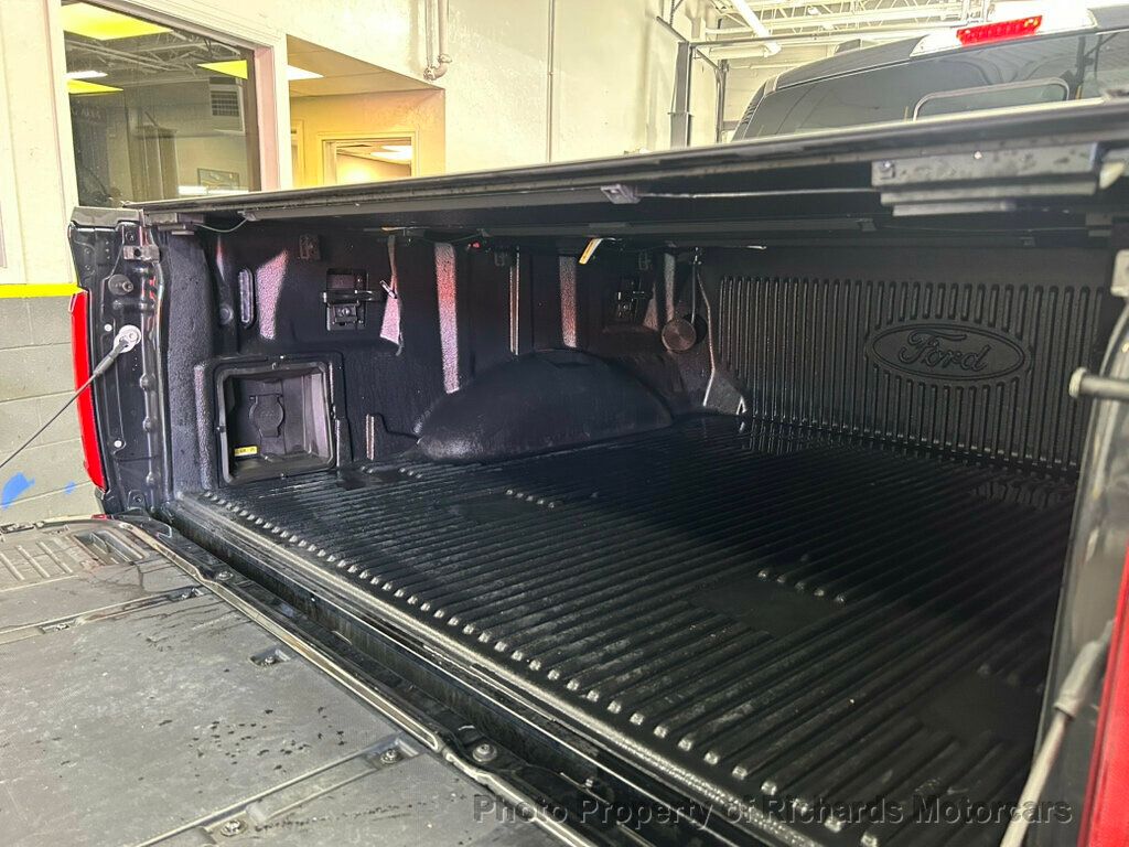 2023 Ford F-150 Lariat photo 9