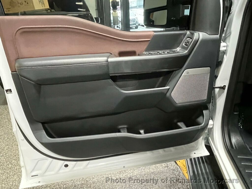2023 Ford F-150 Lariat photo 8