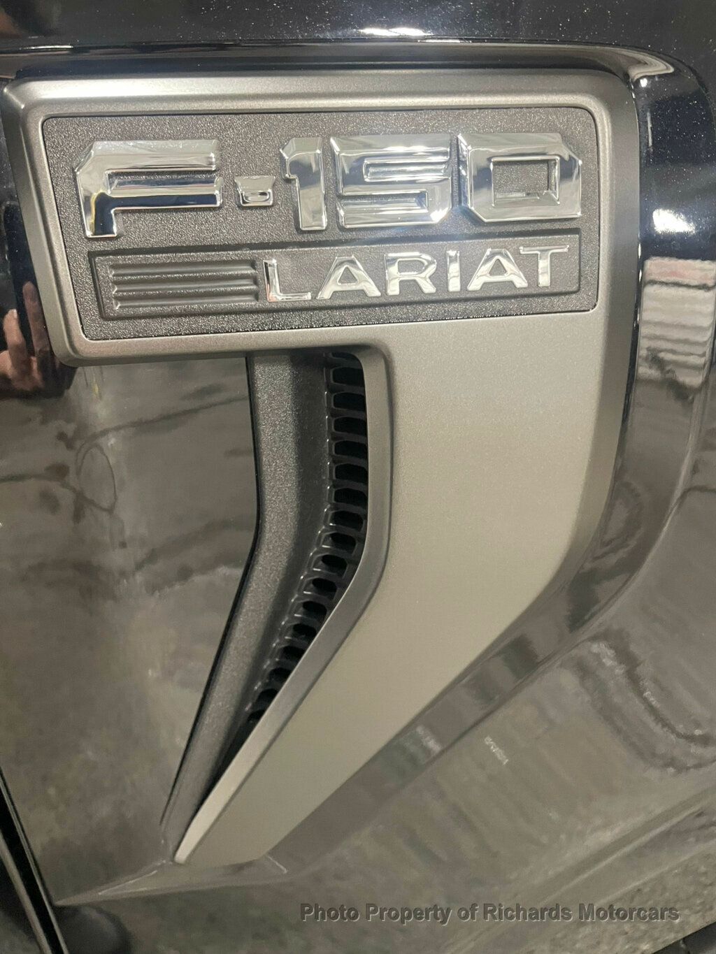 2023 Ford F-150 LARIAT 4WD SuperCrew 6.5' Box - 22939215 - 8