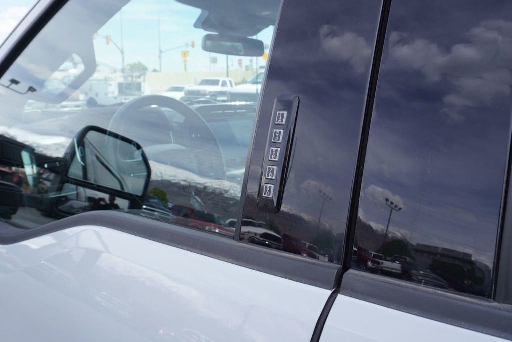 2023 Ford F-150 LARIAT SPORT - 23020540 - 18