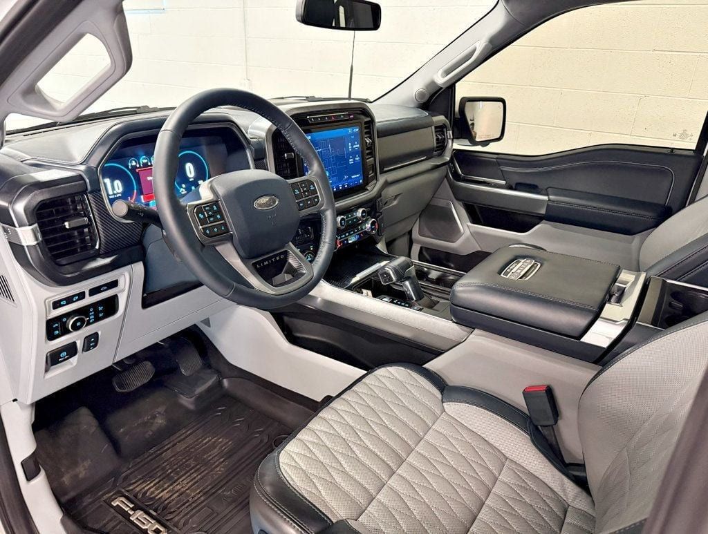 2023 Ford F-150 Limited photo 17
