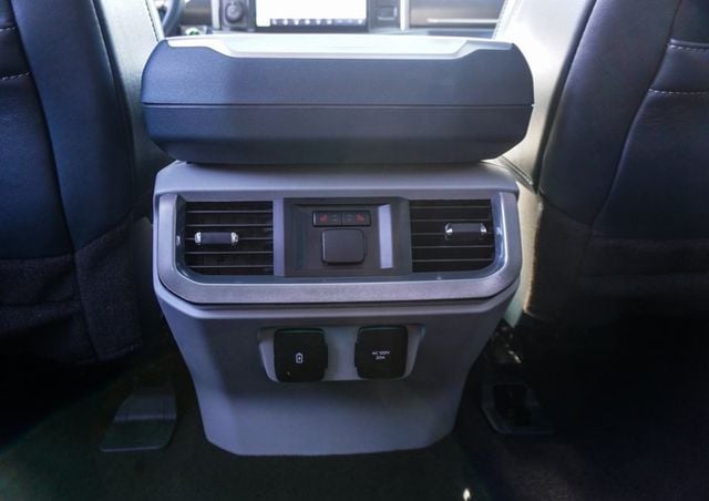 2023 Ford F-150 Limited 4WD SuperCrew 5.5' Box - 22954337 - 9