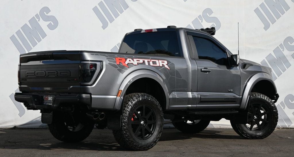 2023 Ford F-150 Raptor photo 3