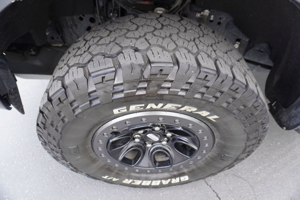 2023 Ford F-150 Raptor photo 15