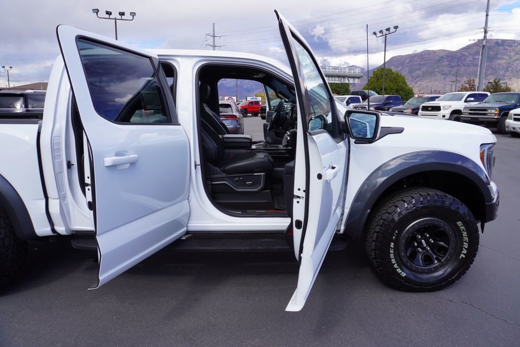 2023 Ford F-150 Raptor photo 22