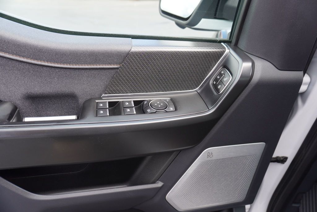 2023 Ford F-150 Raptor photo 24