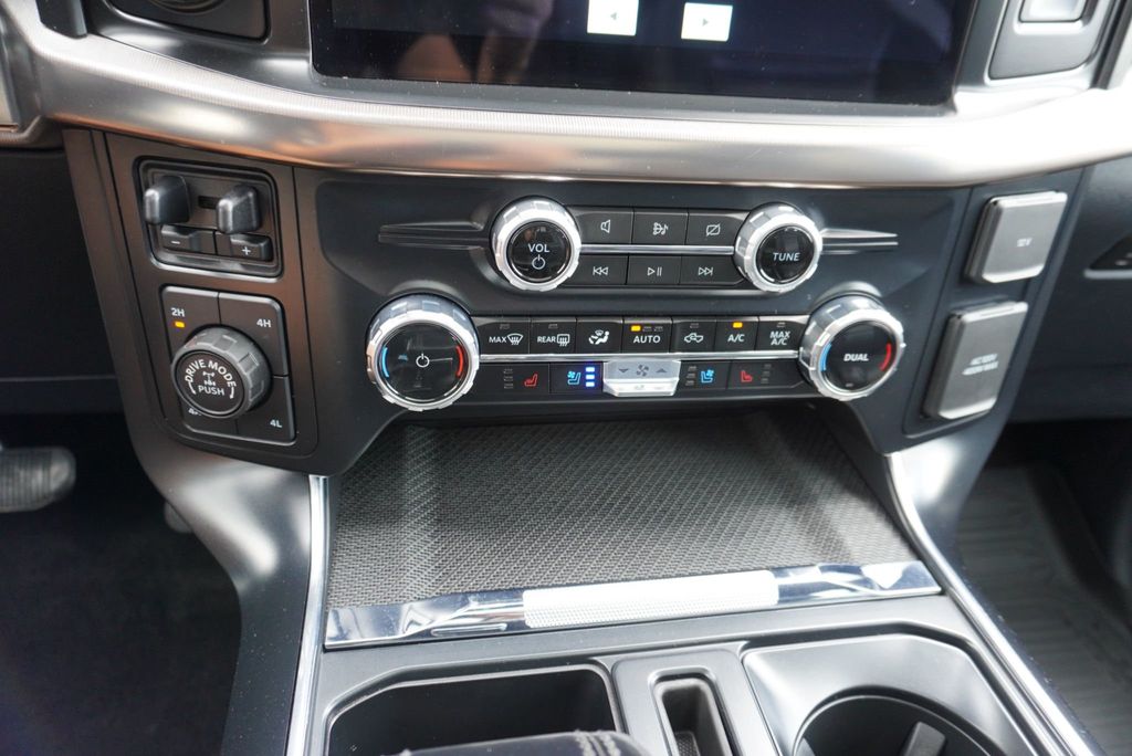 2023 Ford F-150 Raptor photo 39