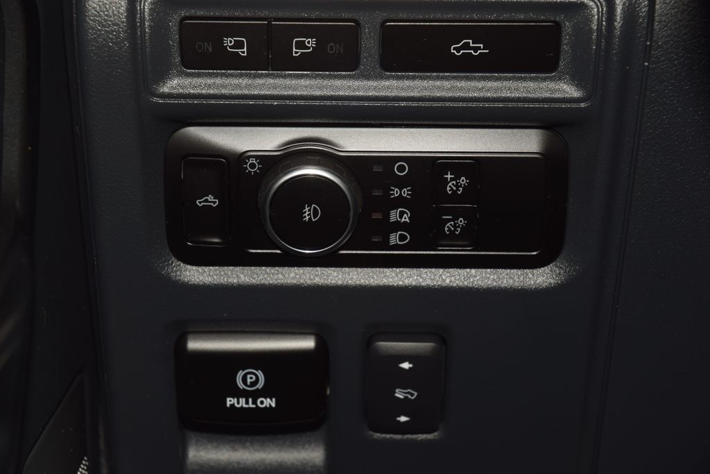 2023 Ford F-150 Raptor 4WD SuperCrew 5.5' Box - 23022712 - 43