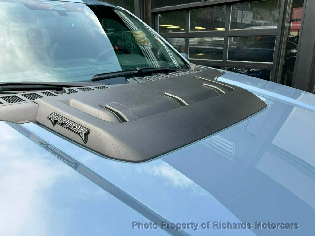 2023 Ford F-150 Raptor photo 12