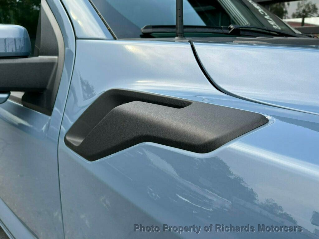 2023 Ford F-150 Raptor photo 13