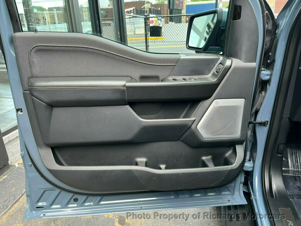 2023 Ford F-150 Raptor photo 16