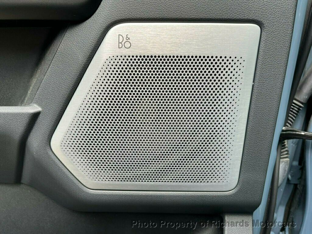 2023 Ford F-150 Raptor photo 17