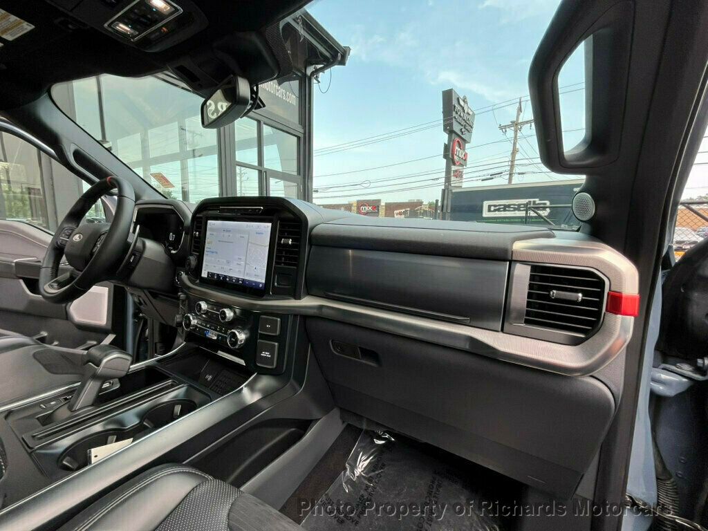 2023 Ford F-150 Raptor photo 29