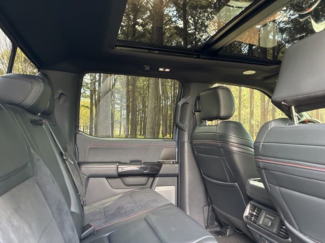 2023 Ford F-150 Raptor 4WD SuperCrew 5.5' Box - 23003016 - 24